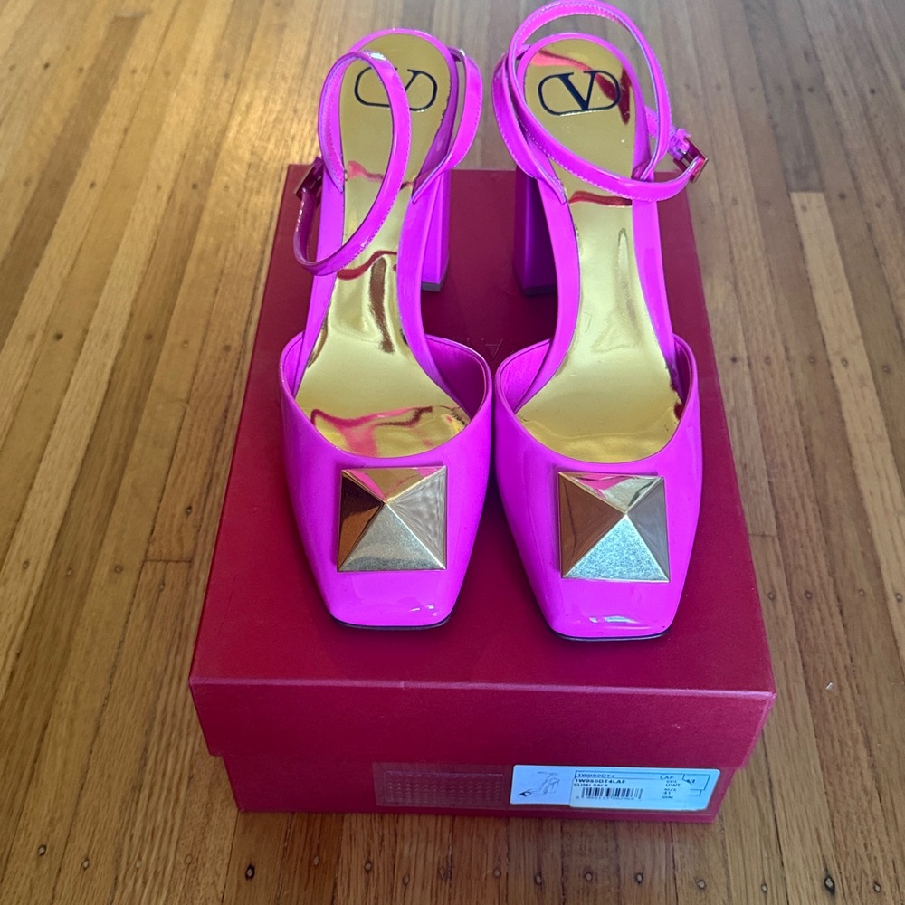 Valentino Fuchsia Platform Sandals with Rockstud